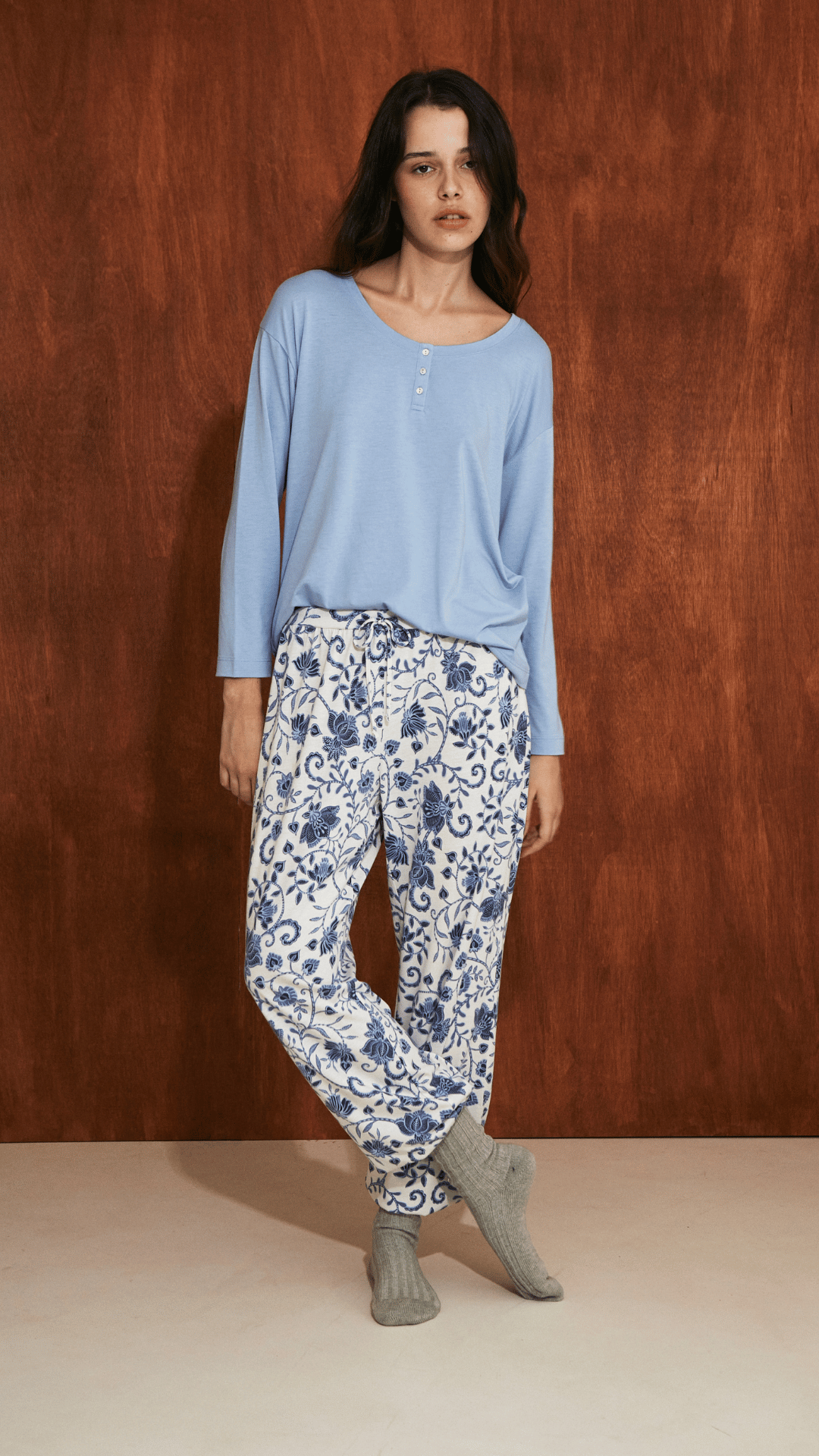 PJ Pant Floral Blues y Dalia Top Morning Sky