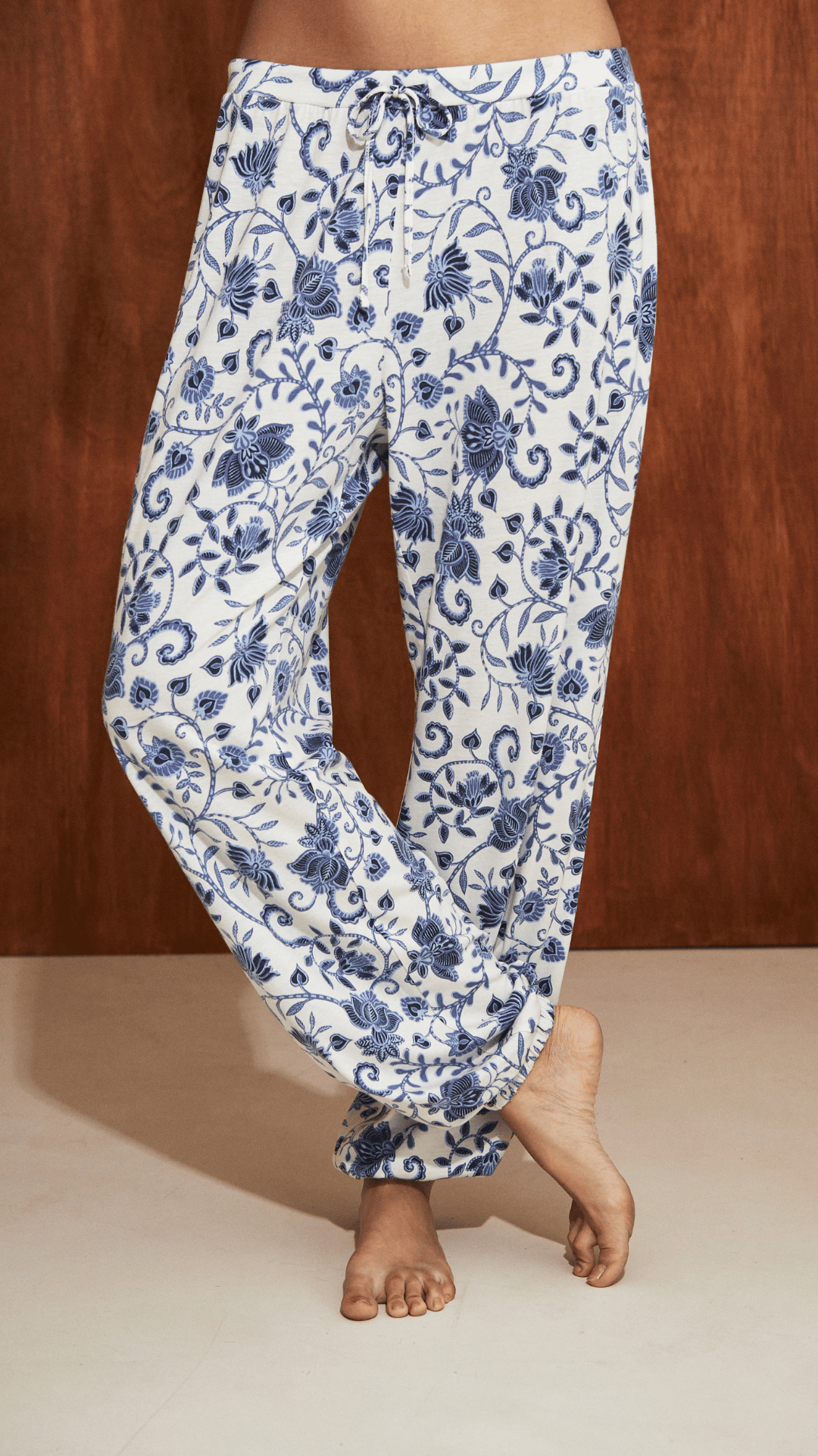 PJ Pant Floral Blues y Dalia Top Morning Sky