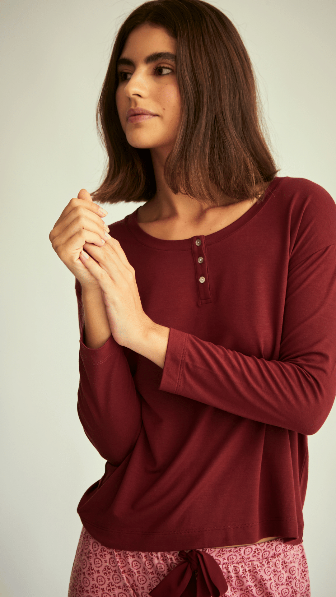 Pantalón Floral Fusion & Top Dalia Cabernet