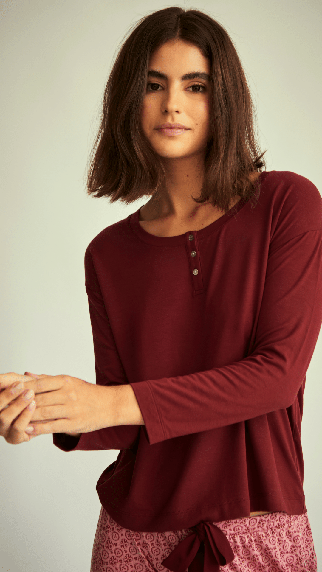 Pantalón Floral Fusion & Top Dalia Cabernet